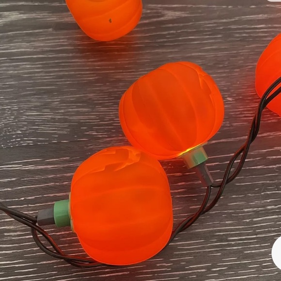 Pumpkin String Lights 20 Small Blow Molds on Blinking Lights - Picture 5 of 9